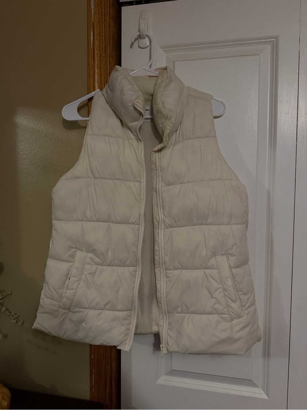 Old Navy Cream Quilted Puffer Vest - Women's Sleeveless Jacket